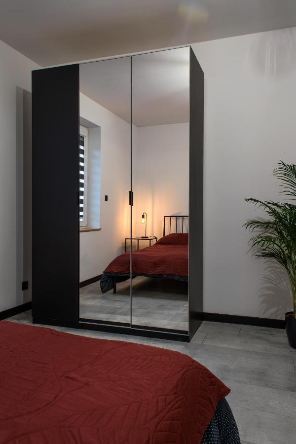 ניסה Apartament Black Loft מראה חיצוני תמונה